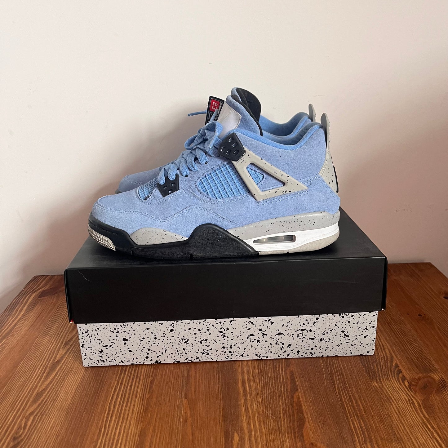 AIR JORDAN 4 UNIVERSITY BLUE (GS) UK6 (USED)