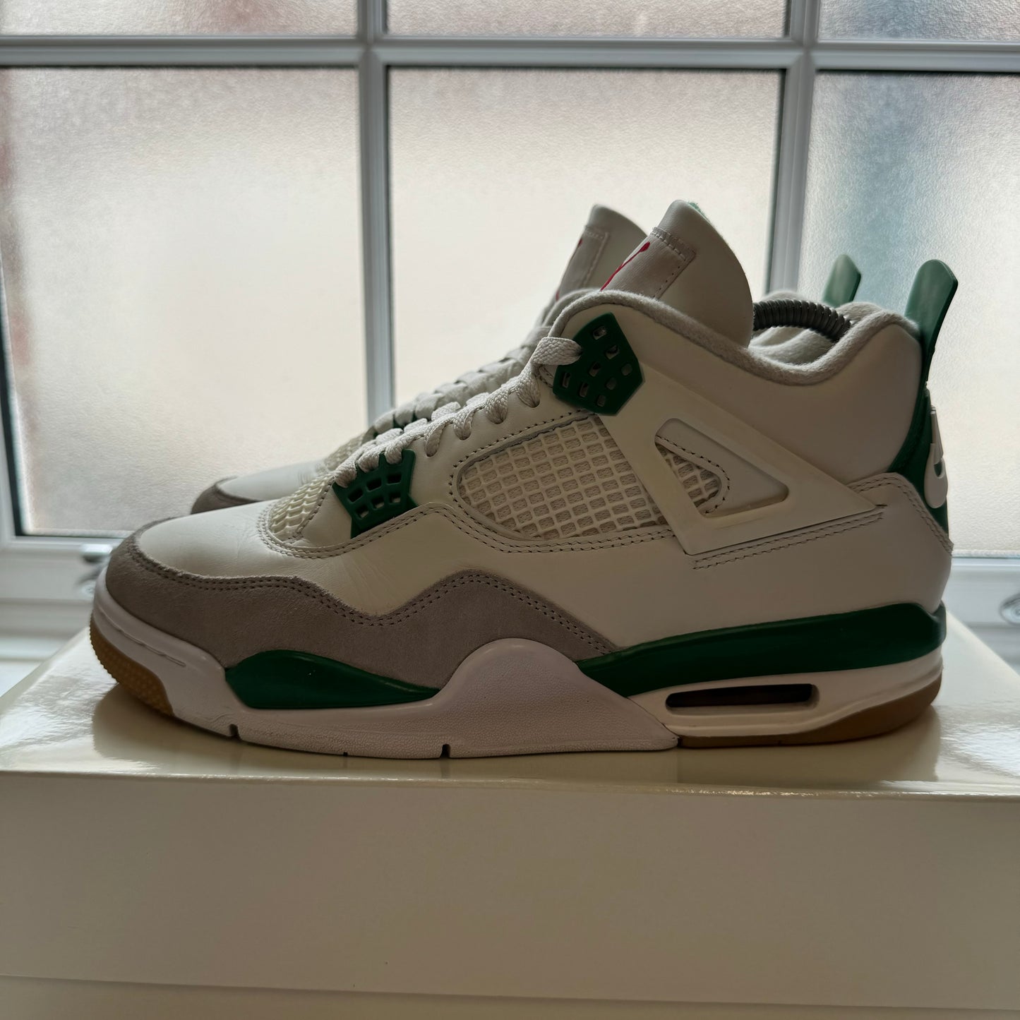 AIR JORDAN 4 SB PINE GREEN UK8 (USED)