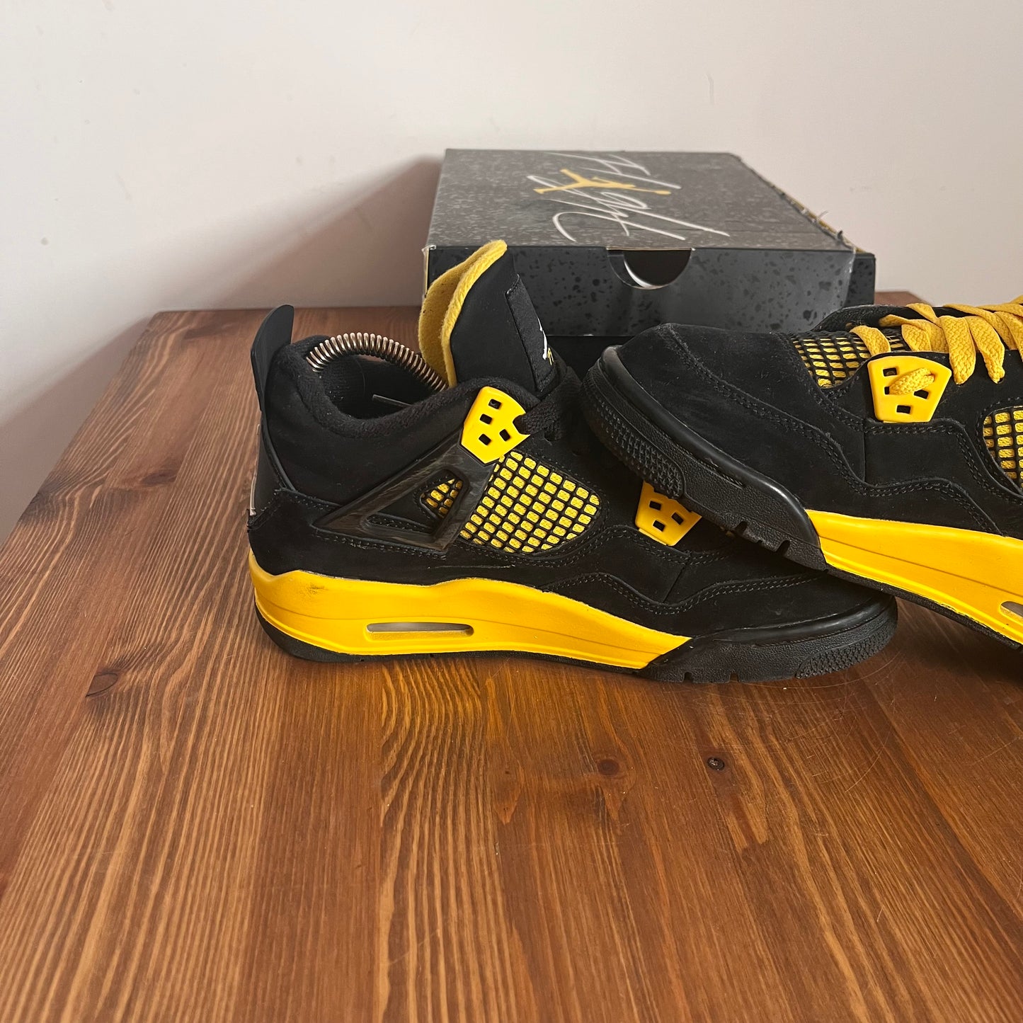 AIR JORDAN 4 YELLOW THUNDER (GS) UK4 (USED)