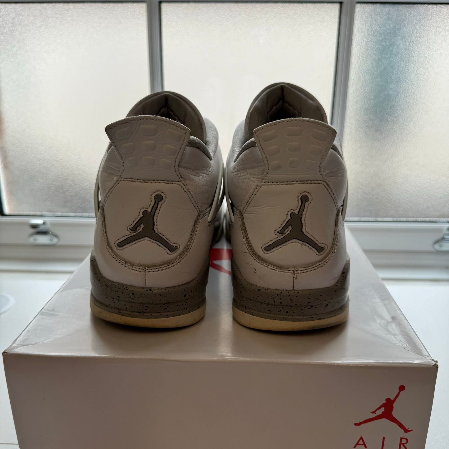 AIR JORDAN 4 WHITE OREO UK10 (USED)