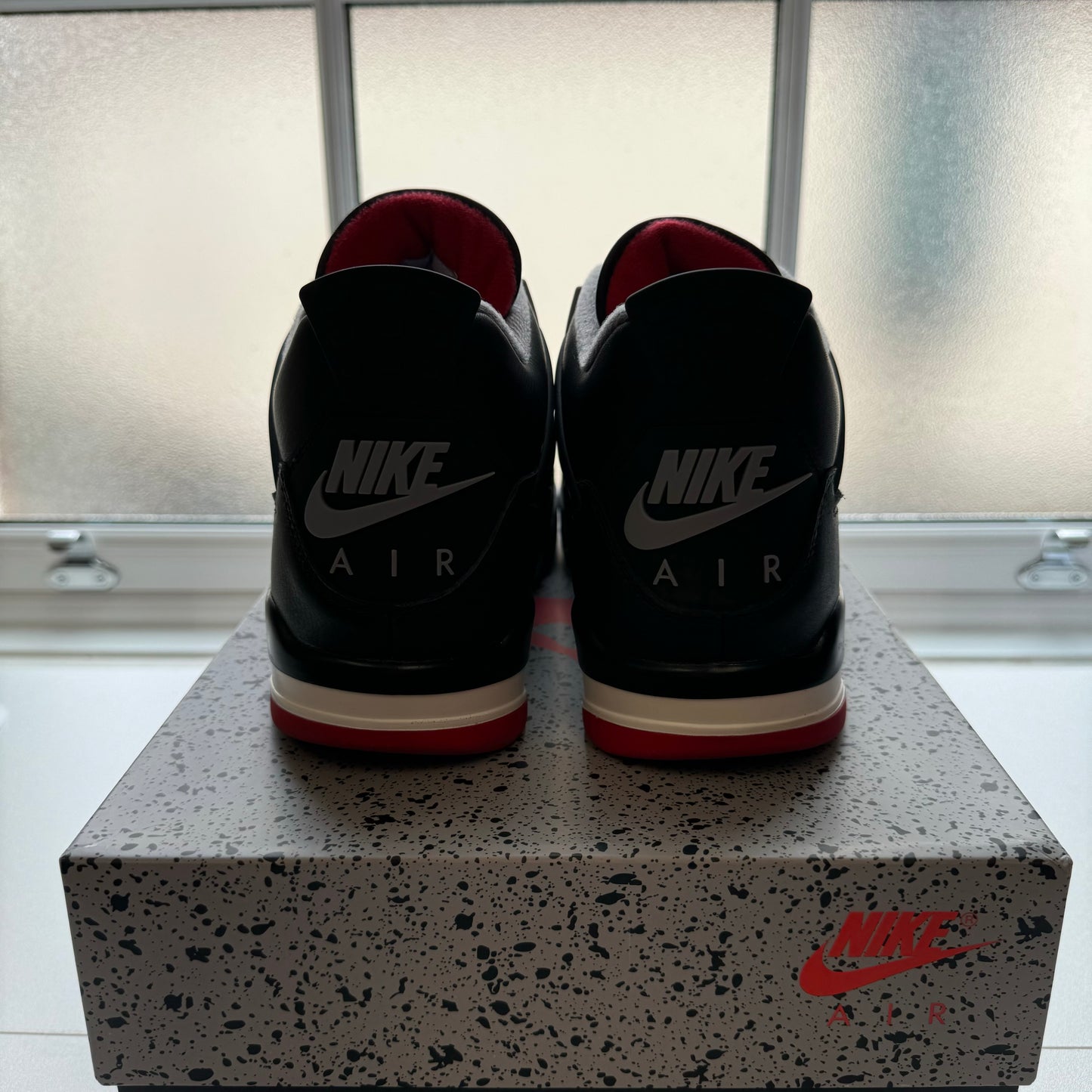 AIR JORDAN 4 BRED REIMAGINED UK7.5 (USED)