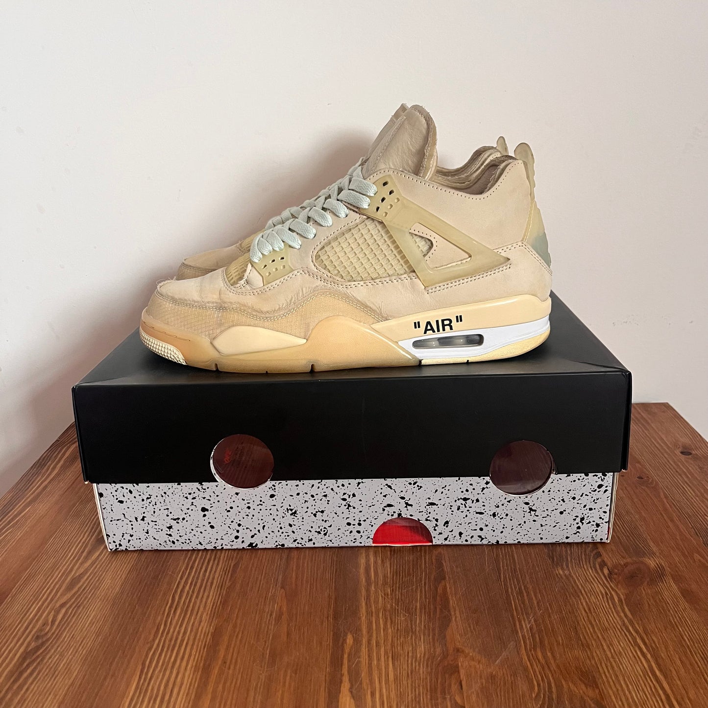 OFF-WHITE X AIR JORDAN 4 SAIL (W) UK9.5 (USED)