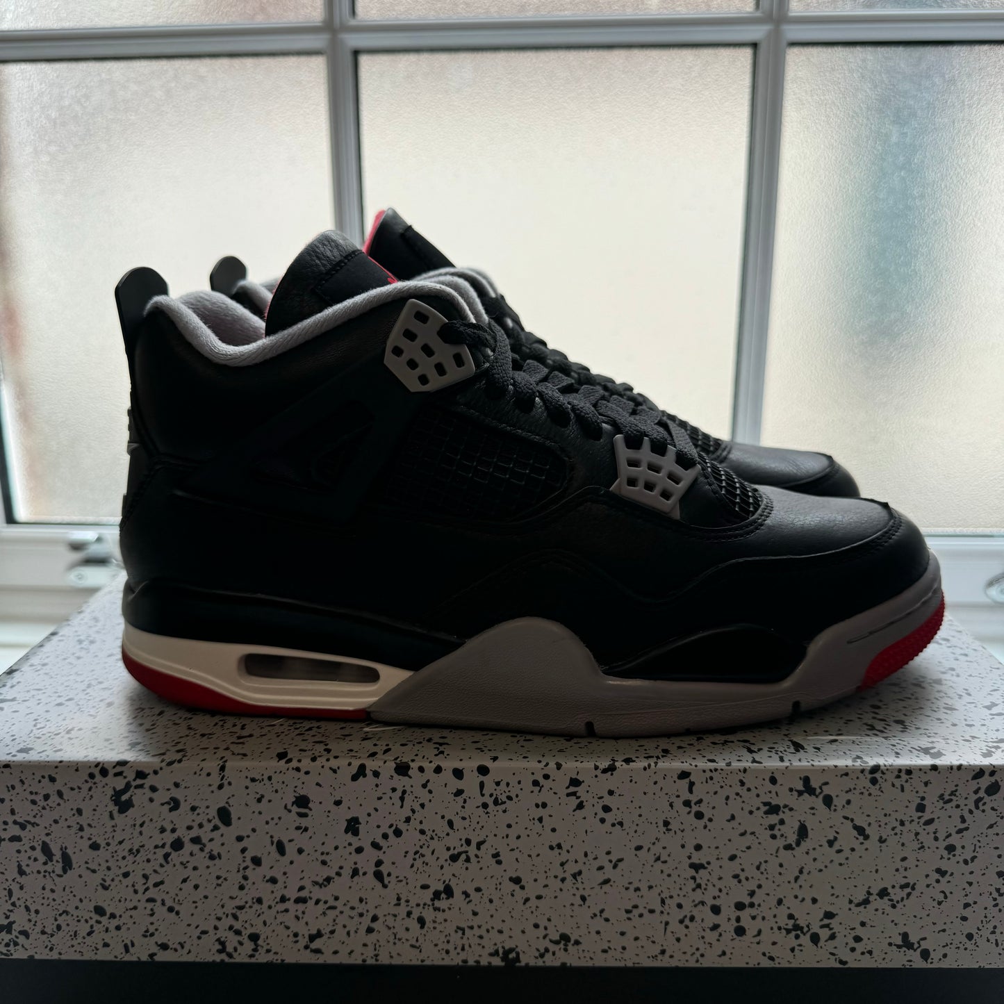 AIR JORDAN 4 BRED REIMAGINED UK7.5 (USED)