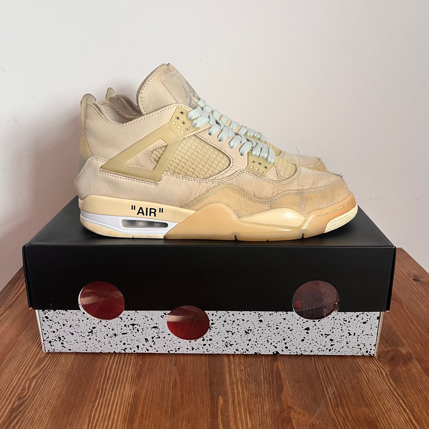 OFF-WHITE X AIR JORDAN 4 SAIL (W) UK9.5 (USED)