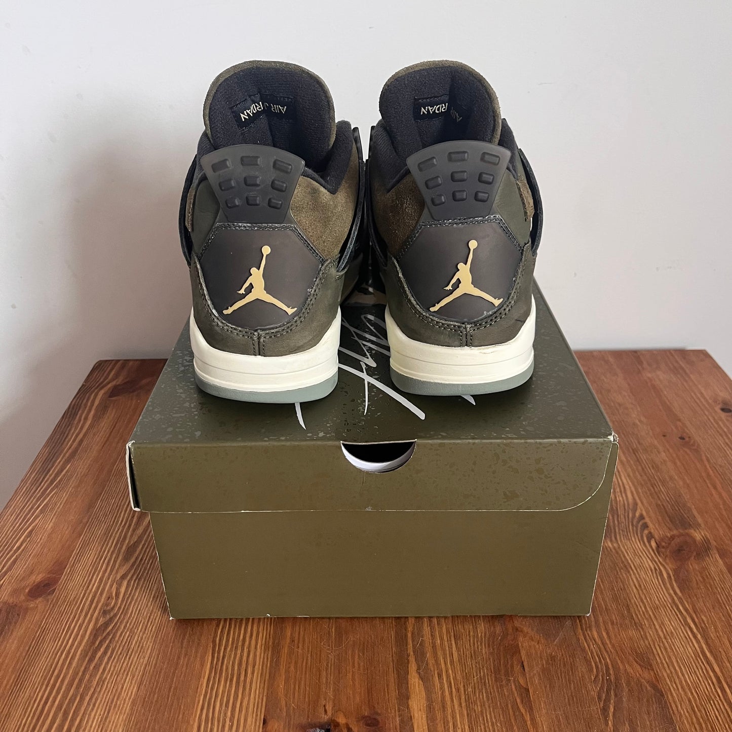 AIR JORDAN 4 CRAFT OLIVE UK10 (USED)