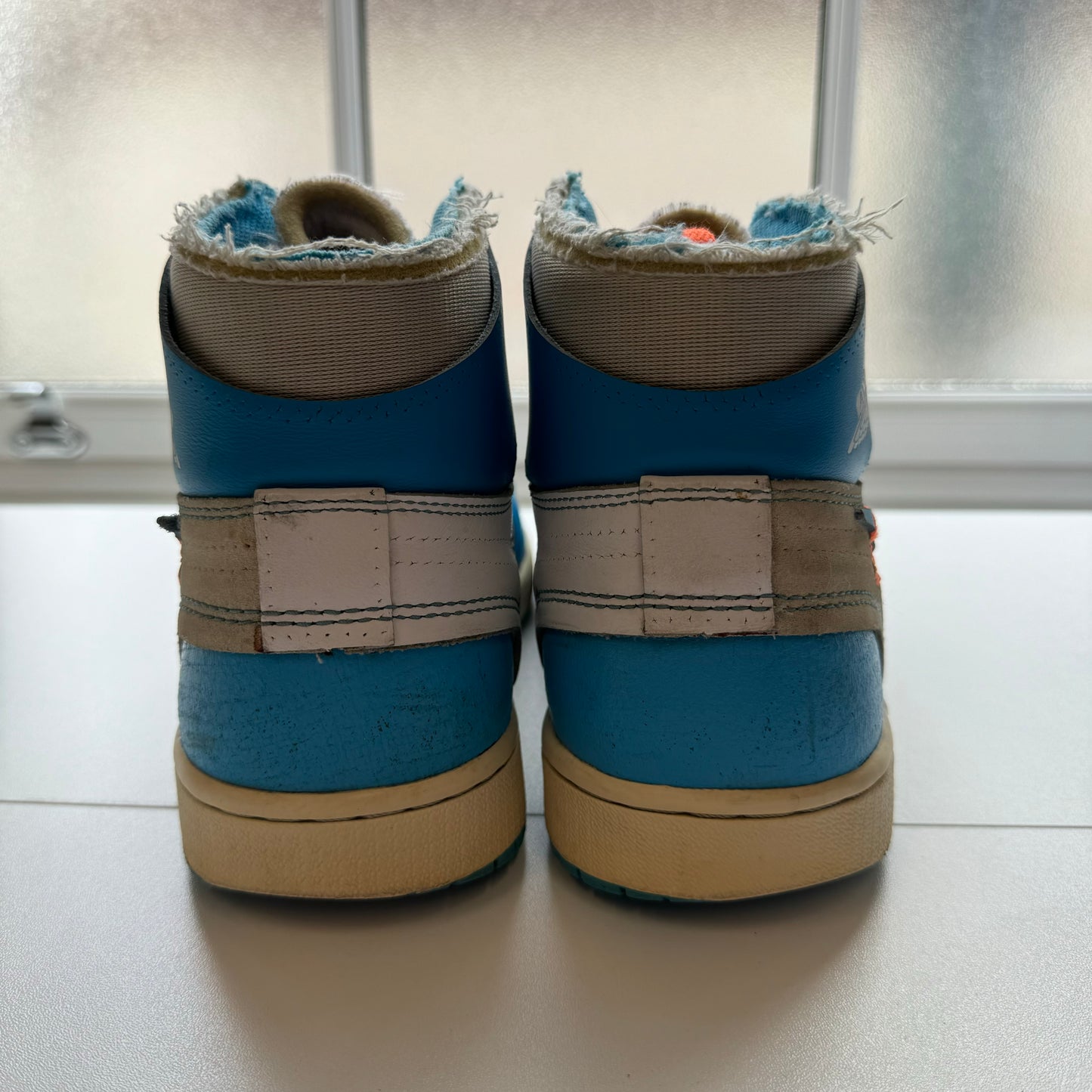 OFF WHITE X AIR JORDAN 1 HIGH UNC UK8.5 (USED)