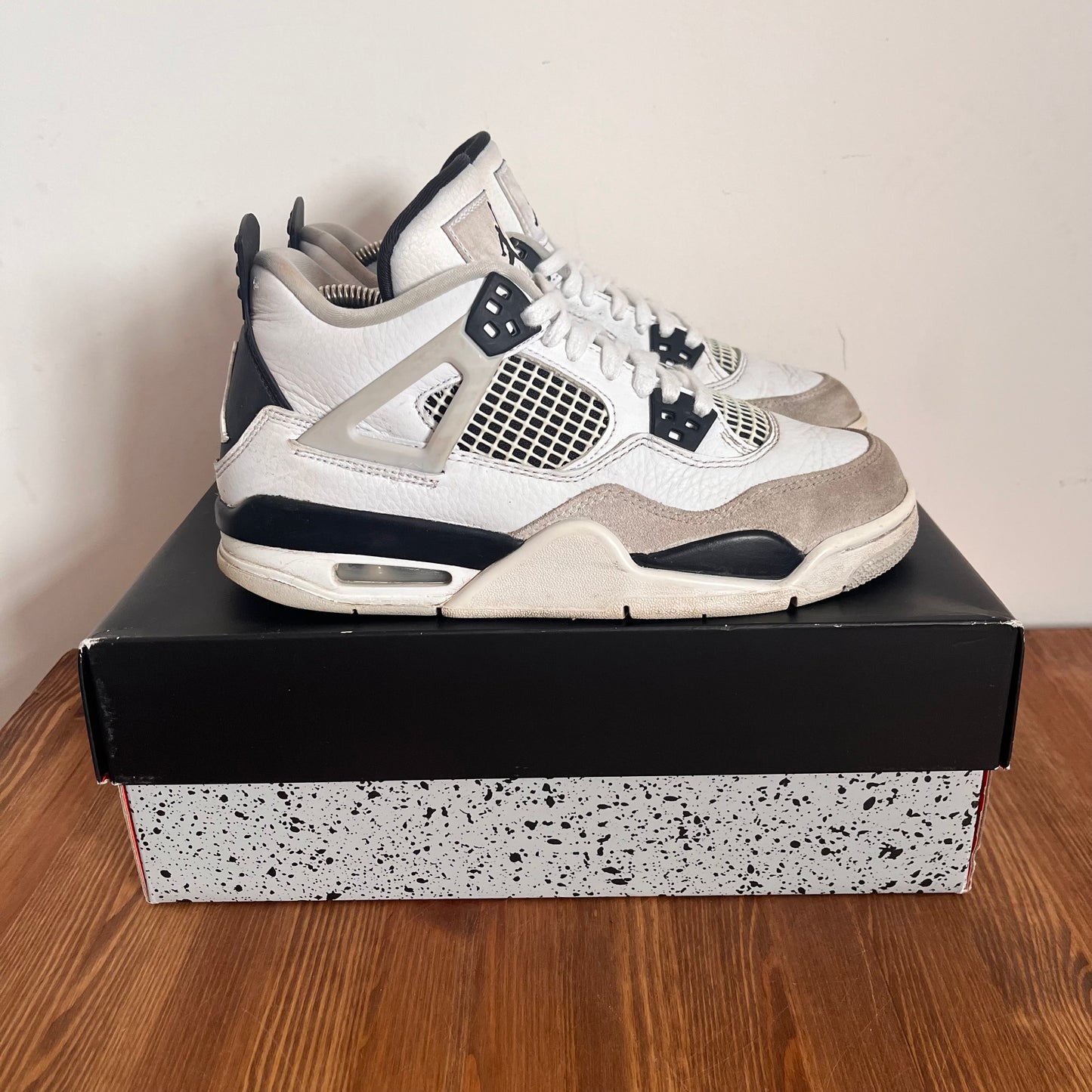 AIR JORDAN 4 MILITARY BLACK (GS) UK5.5 (USED)