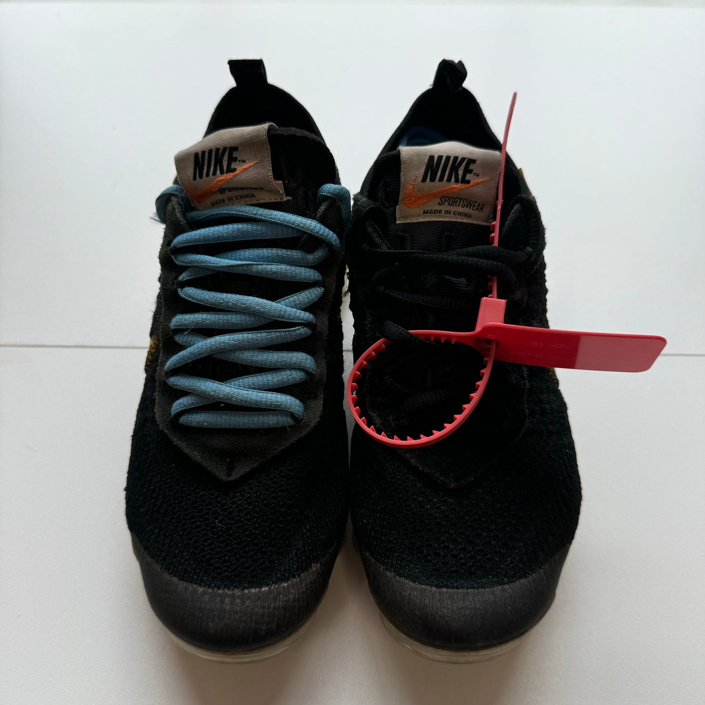 OFF WHITE X NIKE AIR VAPORMAX BLACK 2.0 UK3.5 (USED)