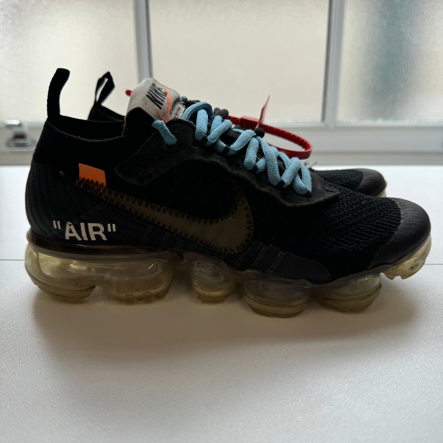 OFF WHITE X NIKE AIR VAPORMAX BLACK 2.0 UK3.5 (USED)