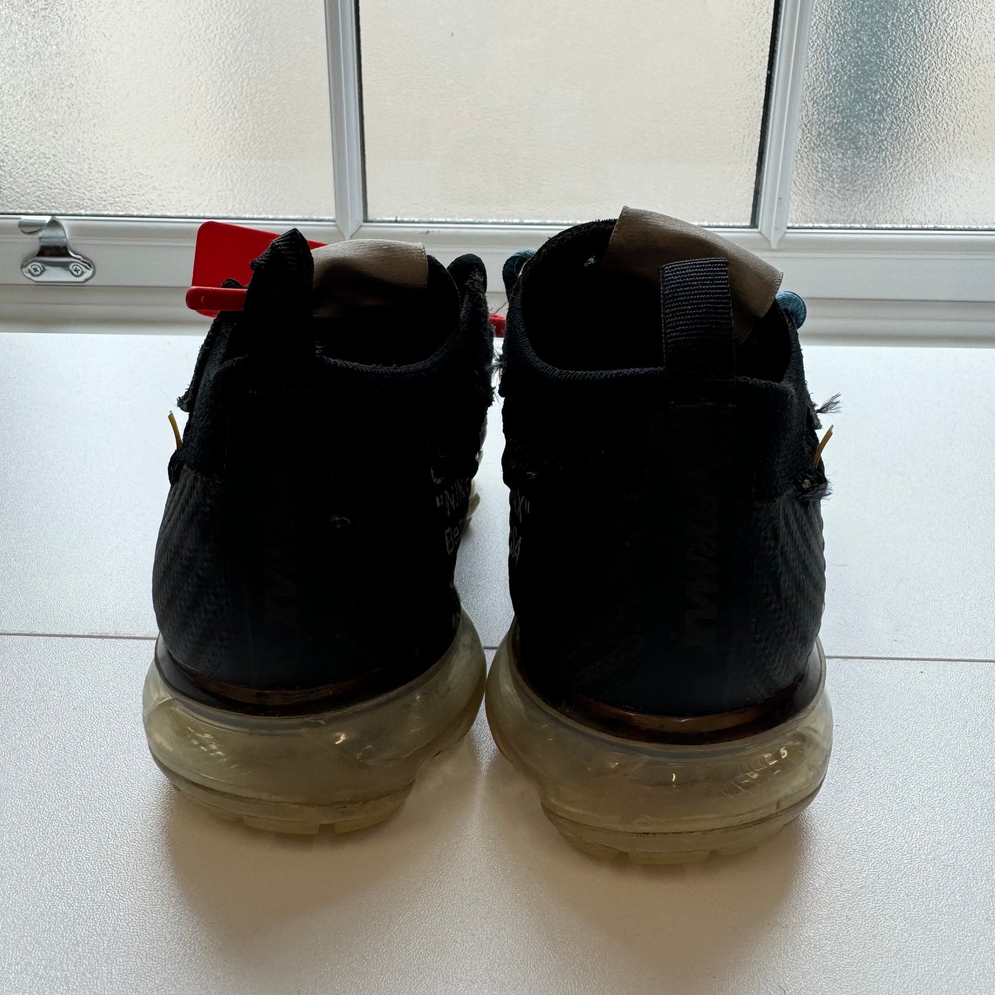 OFF WHITE X NIKE AIR VAPORMAX BLACK 2.0 UK3.5 (USED)