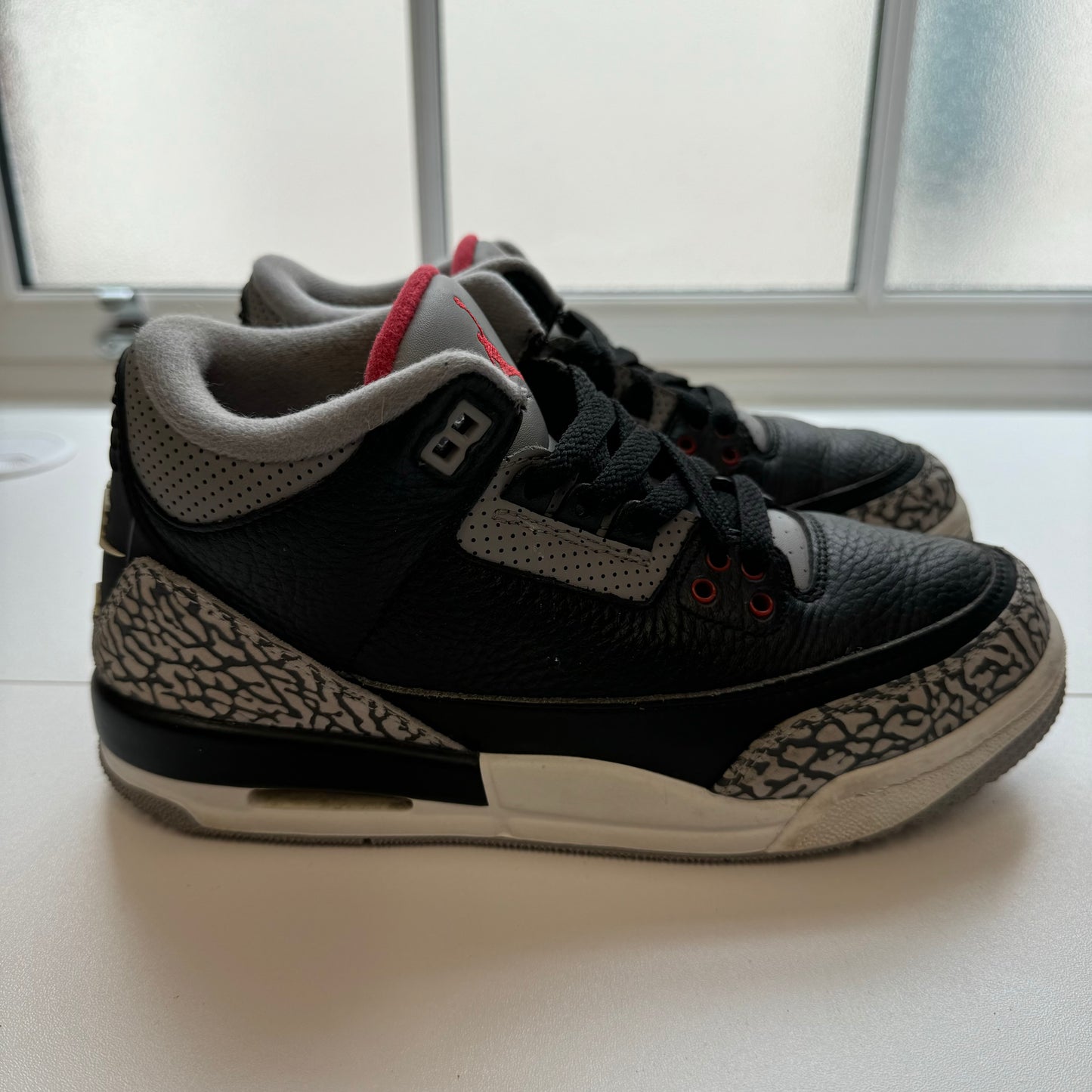 AIR JORDAN 3 BLACK CEMENT (GS) UK5 (USED)