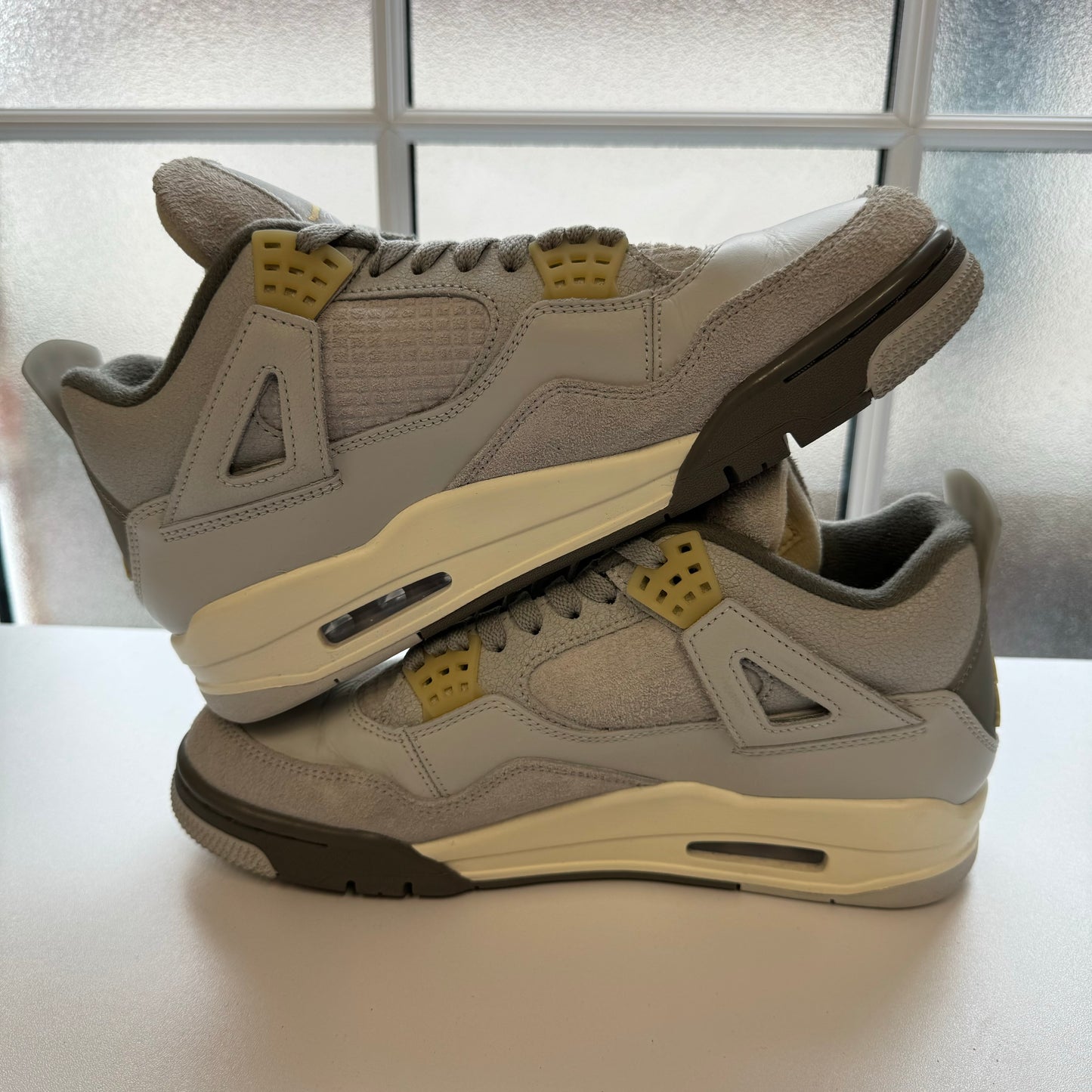 AIR JORDAN 4 CRAFT PHOTON DUST UK8 (USED)