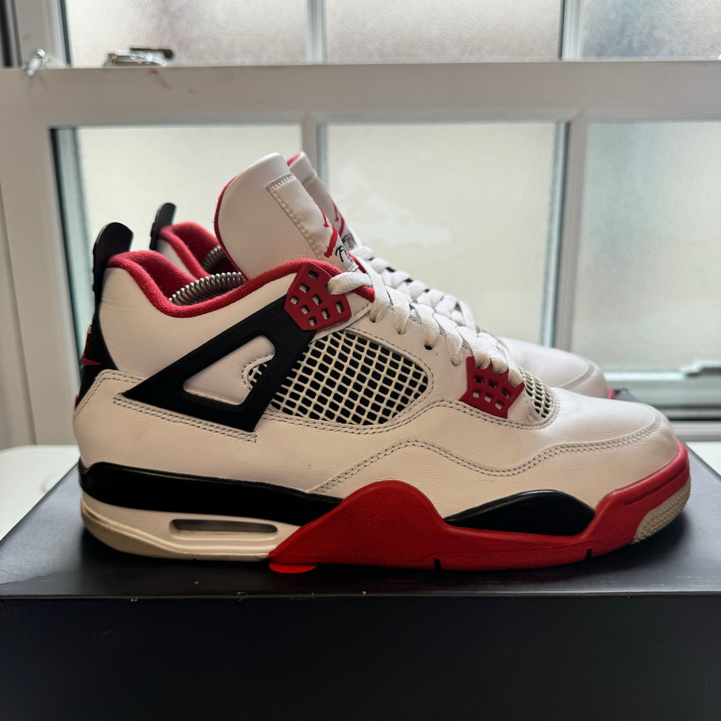 AIR JORDAN 4 FIRE RED 2020 UK8 (USED)