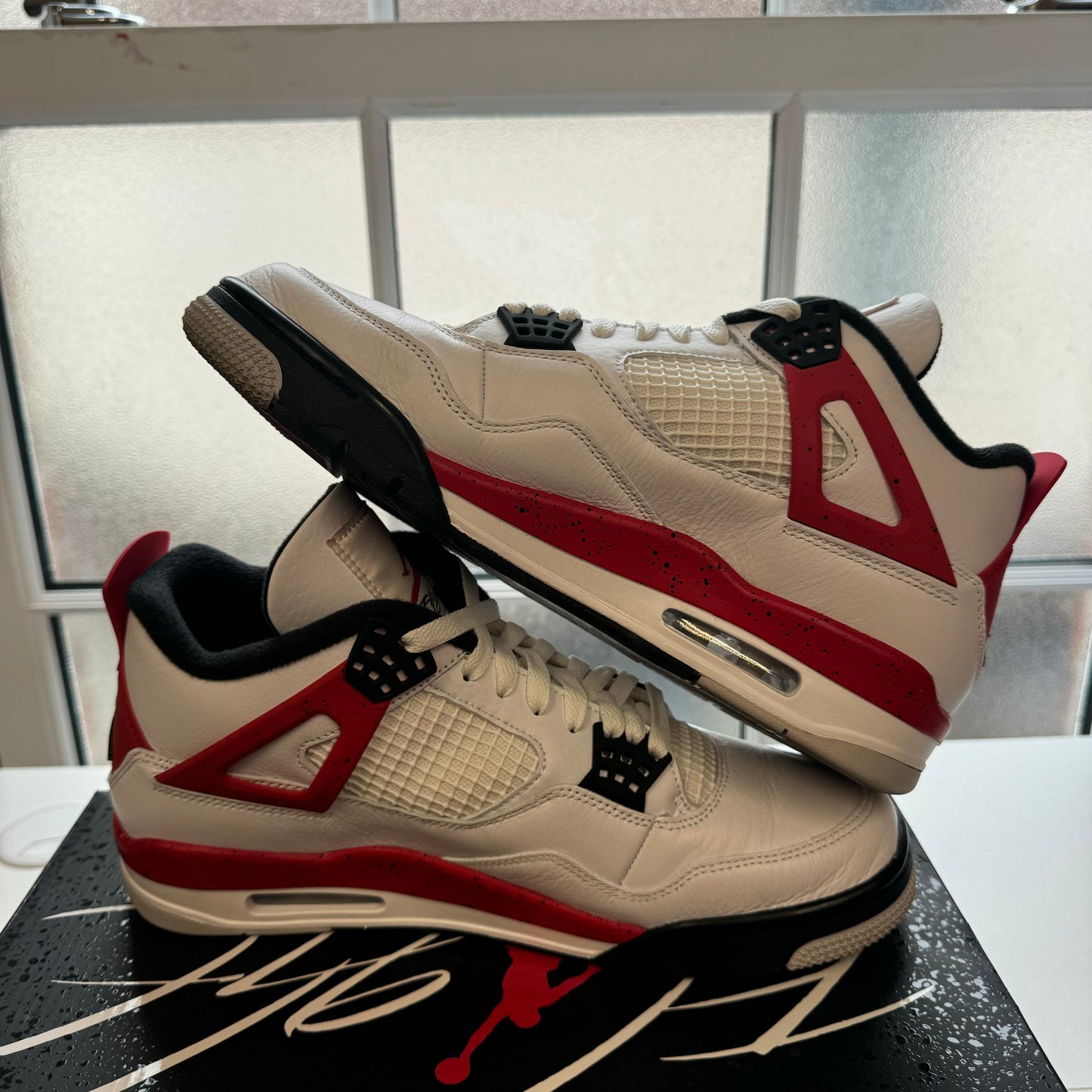 AIR JORDAN 4 RED CEMENT UK9.5 (USED)