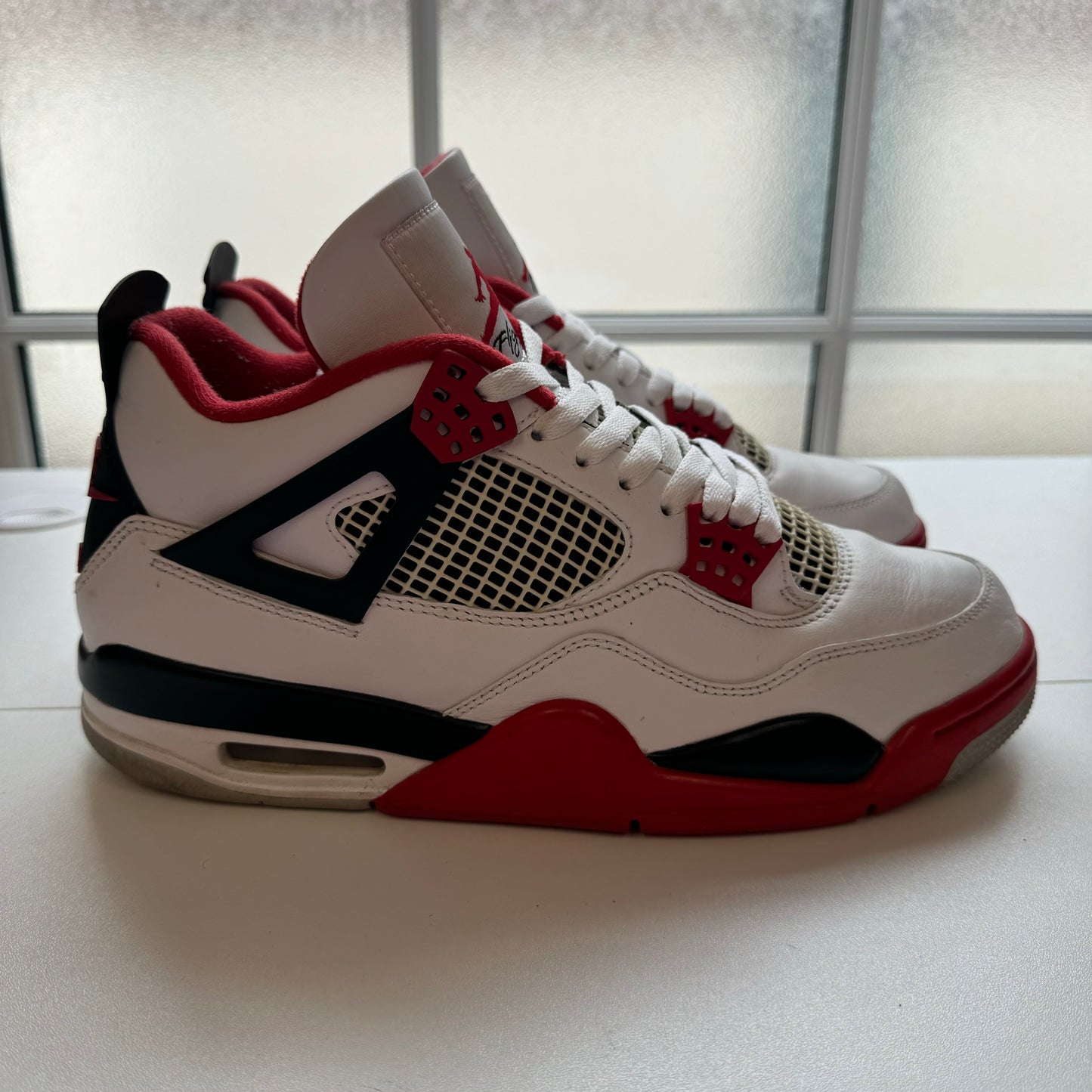 AIR JORDAN 4 FIRE RED 2020 UK8.5 (USED)