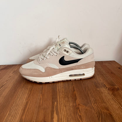 NIKE AIR MAX 1 SAND BLACK UK9 (USED)