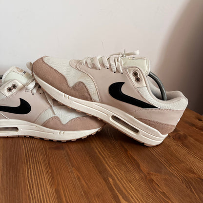 NIKE AIR MAX 1 SAND BLACK UK9 (USED)