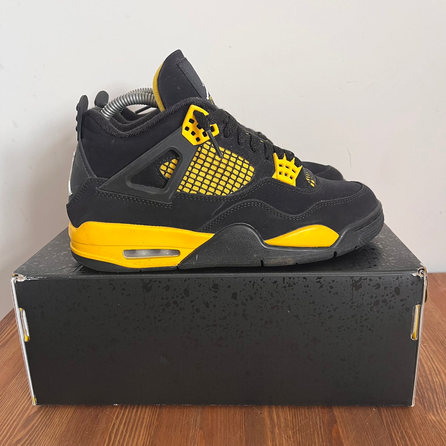 AIR JORDAN 4 YELLOW THUNDER (GS) UK5.5 (USED)