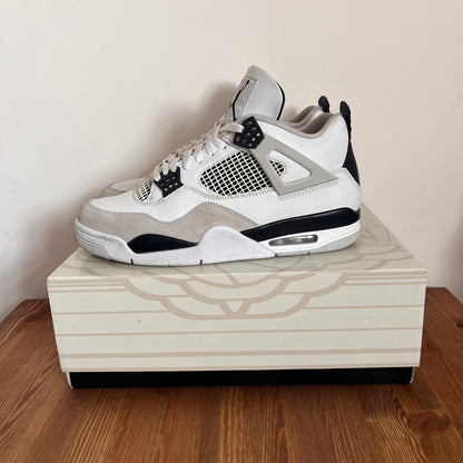 AIR JORDAN 4 MILITARY BLACK UK9 (USED)