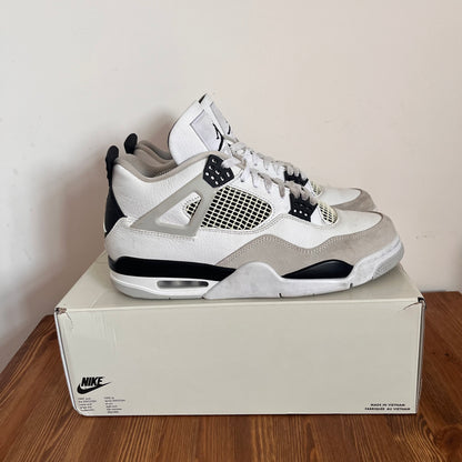 AIR JORDAN 4 MILITARY BLACK UK9 (USED)