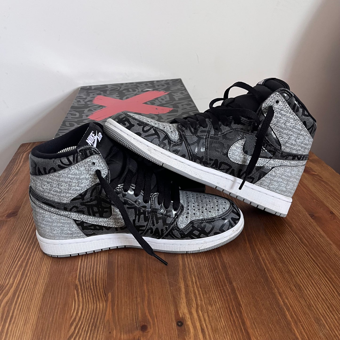 AIR JORDAN 1 HIGH REBELLIONARE UK6.5 (USED)