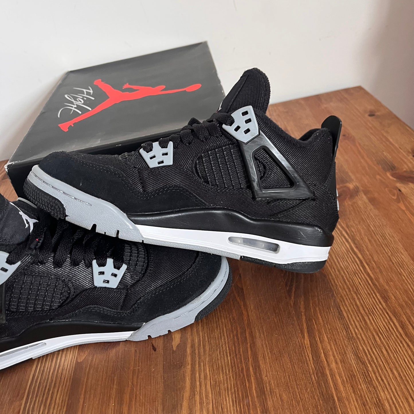 AIR JORDAN 4 BLACK CANVAS (GS) UK4 (USED)