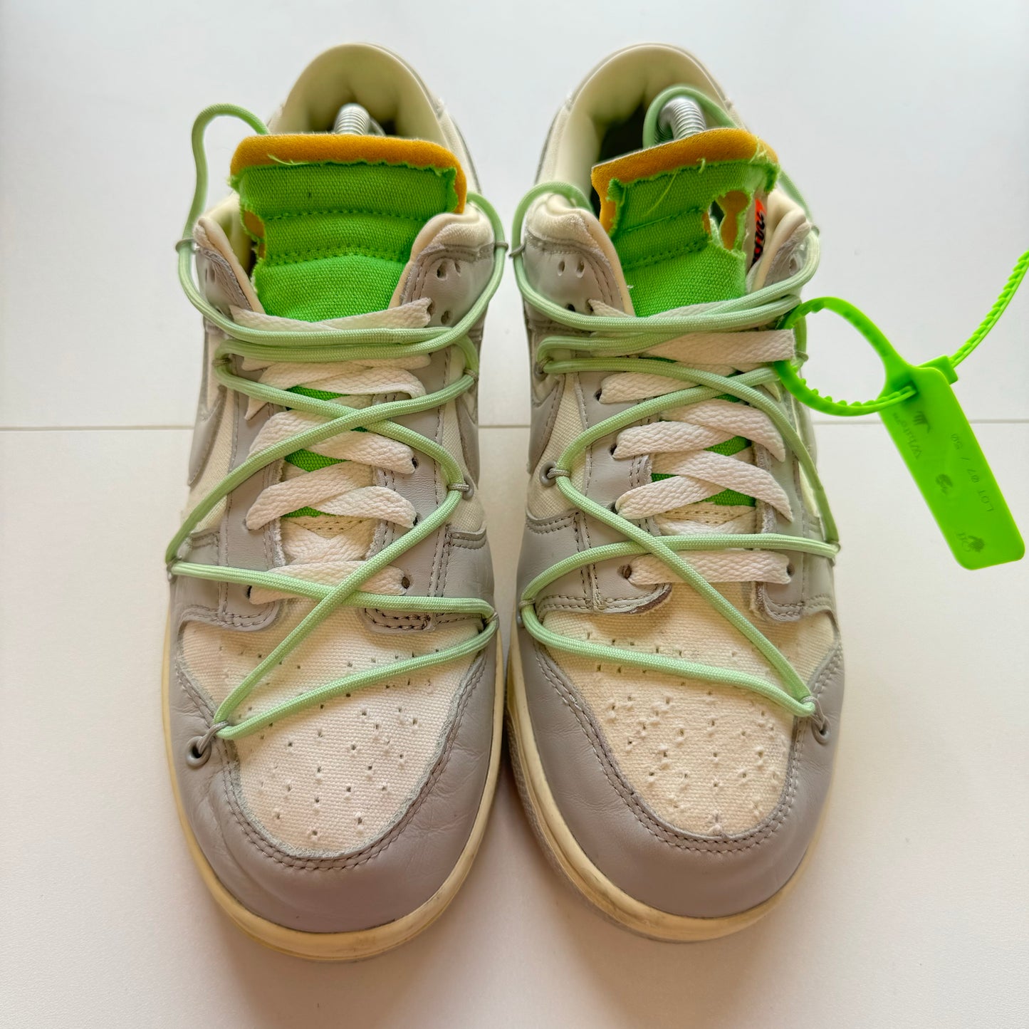 OFF WHITE X NIKE DUNK LOW LOT 07 UK7.5 (USED)