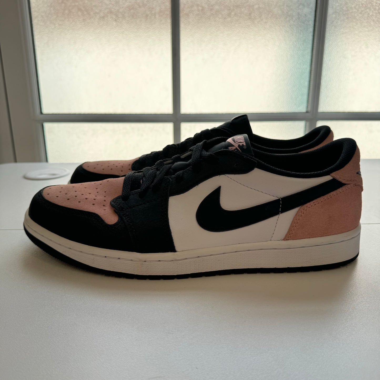 AIR JORDAN 1 LOW BLEACHED CORAL UK10 (USED)