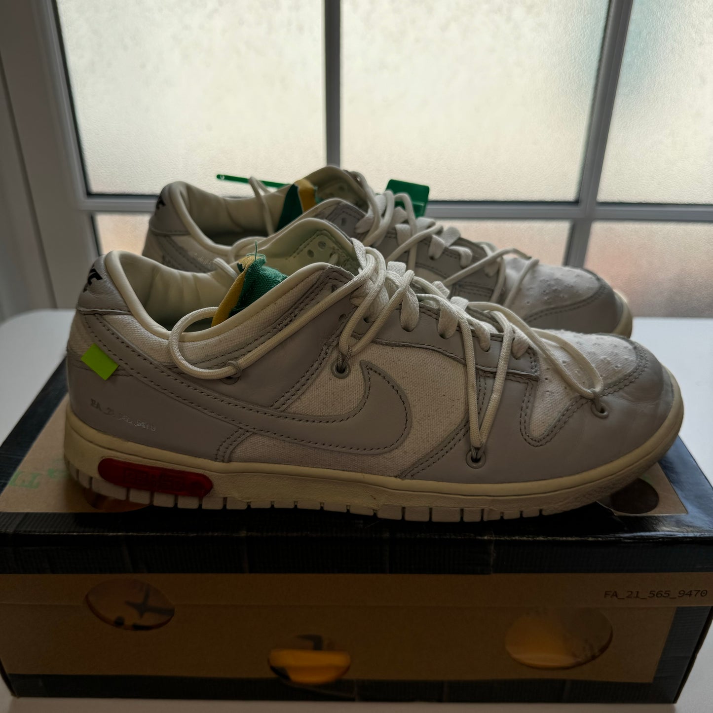 OFF WHITE X NIKE DUNK LOW LOT 25 UK8.5 (USED)