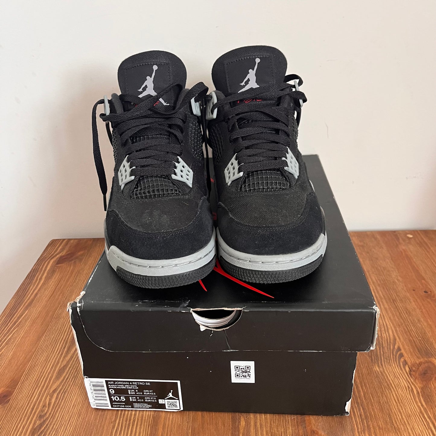 AIR JORDAN 4 BLACK CANVAS UK8 (USED)