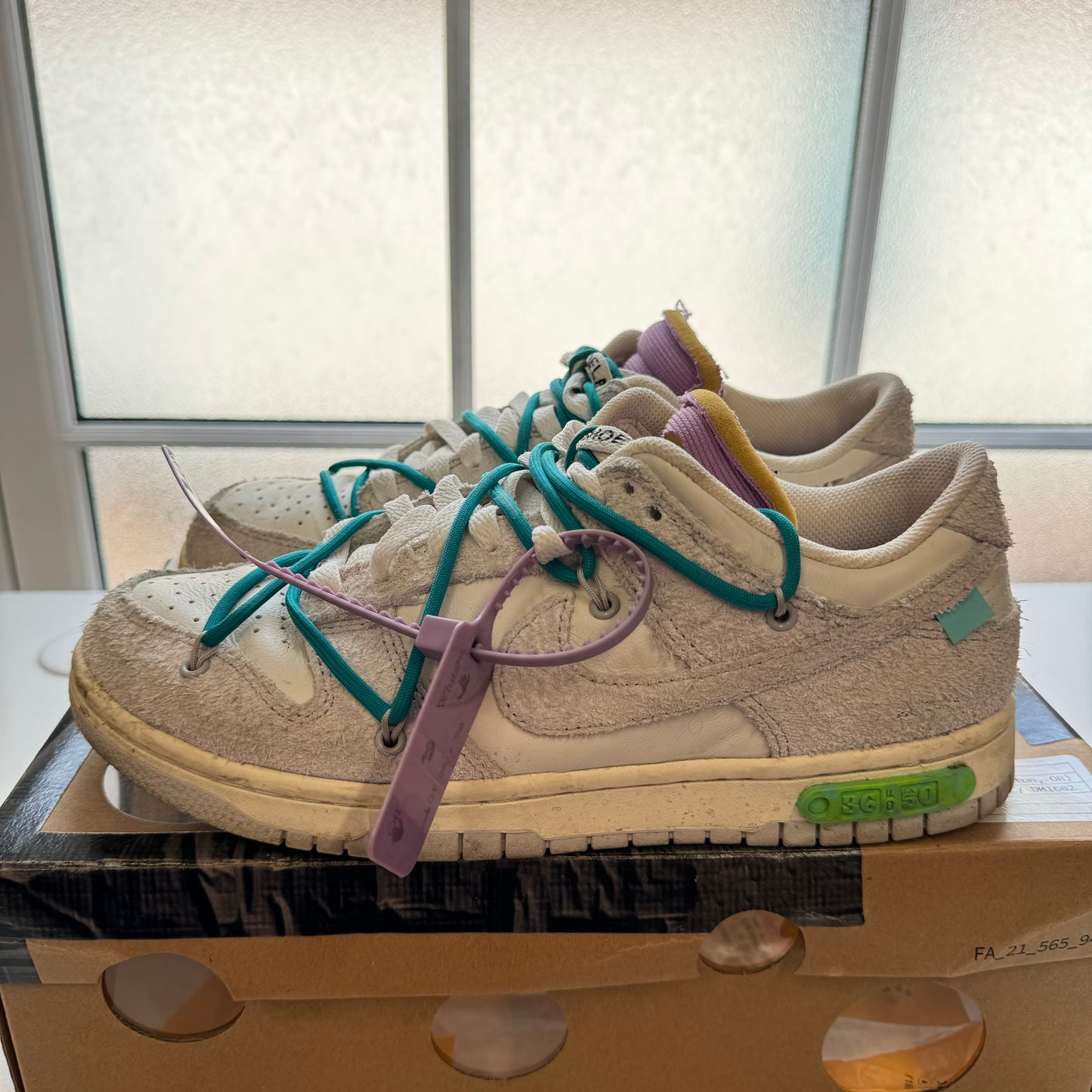 OFF WHITE X NIKE DUNK LOW LOT 36 UK7 (USED)