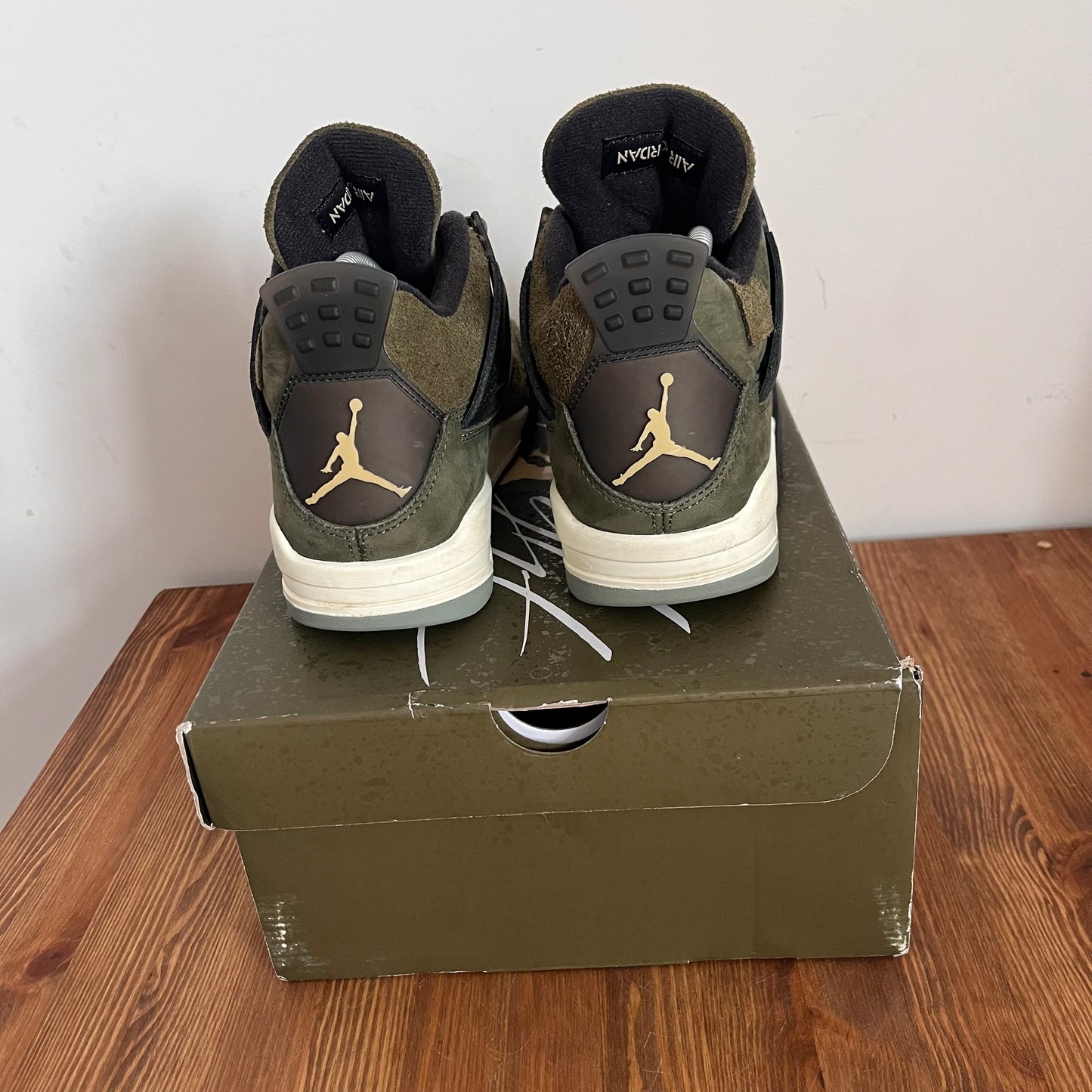 AIR JORDAN 4 CRAFT OLIVE UK7 (USED)