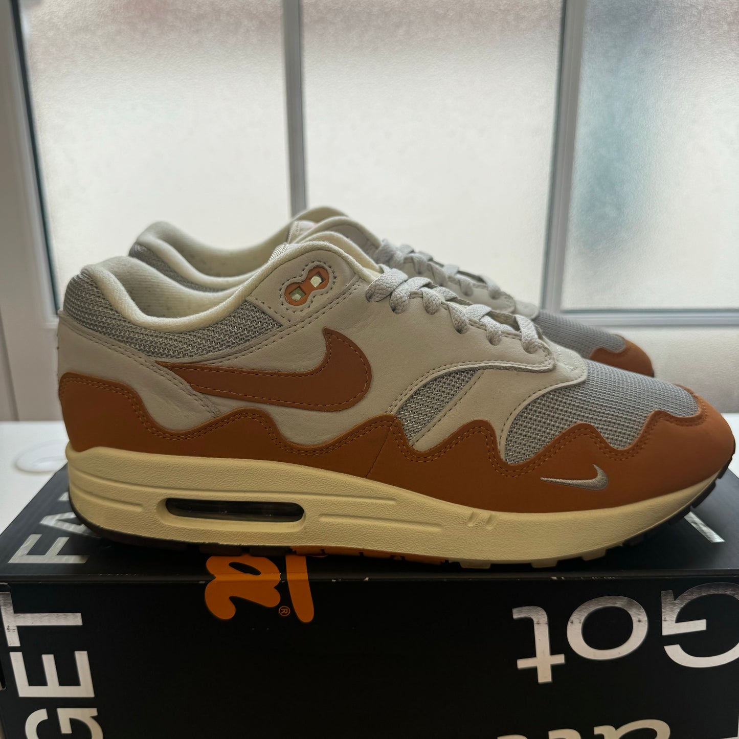 NIKE AIR MAX 1 PATTA MONARCH UK9.5 (USED)