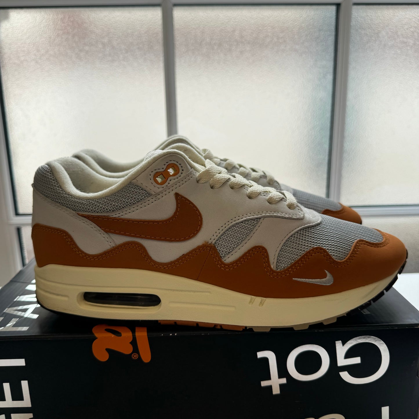 NIKE AIR MAX 1 PATTA MONARCH UK8 (USED)