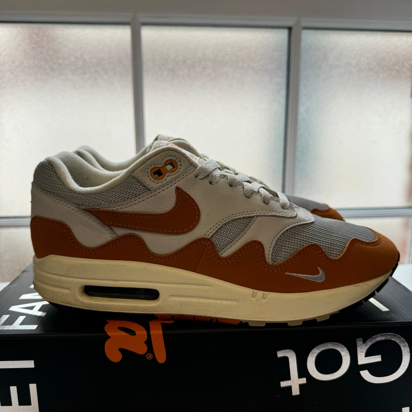 NIKE AIR MAX 1 PATTA MONARCH UK7 (USED)