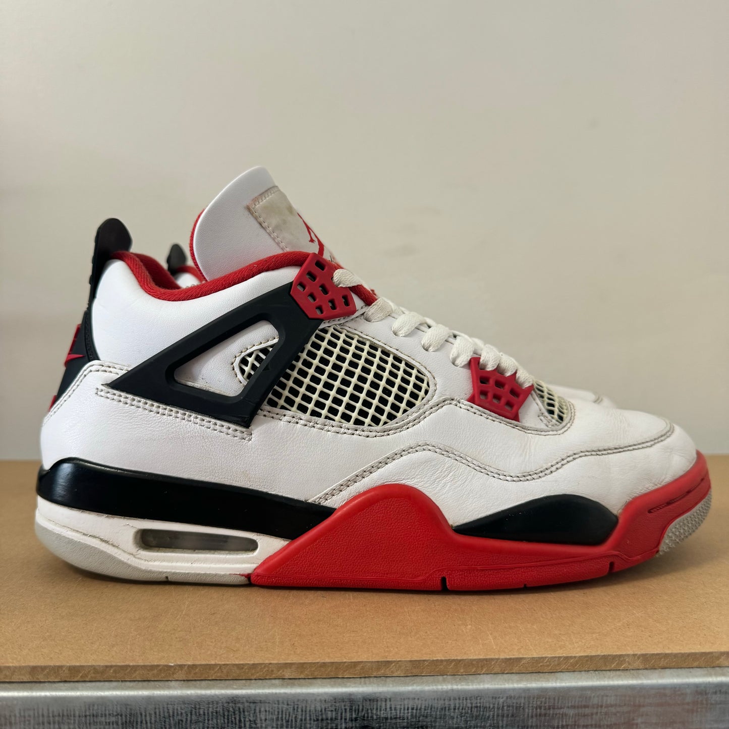 AIR JORDAN 4 FIRE RED 2020 UK8.5 (USED)