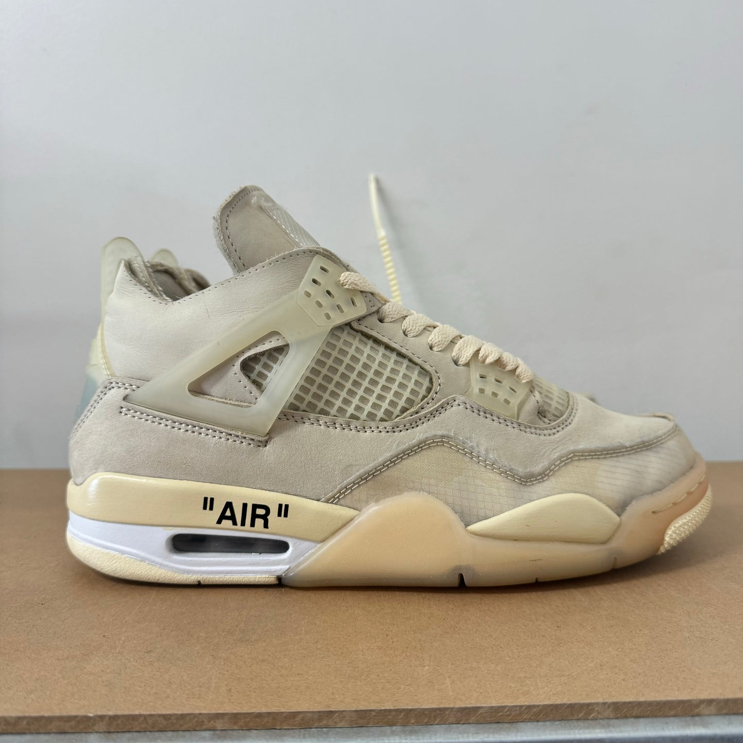 OFF-WHITE X AIR JORDAN 4 SAIL (W) UK7 (USED)