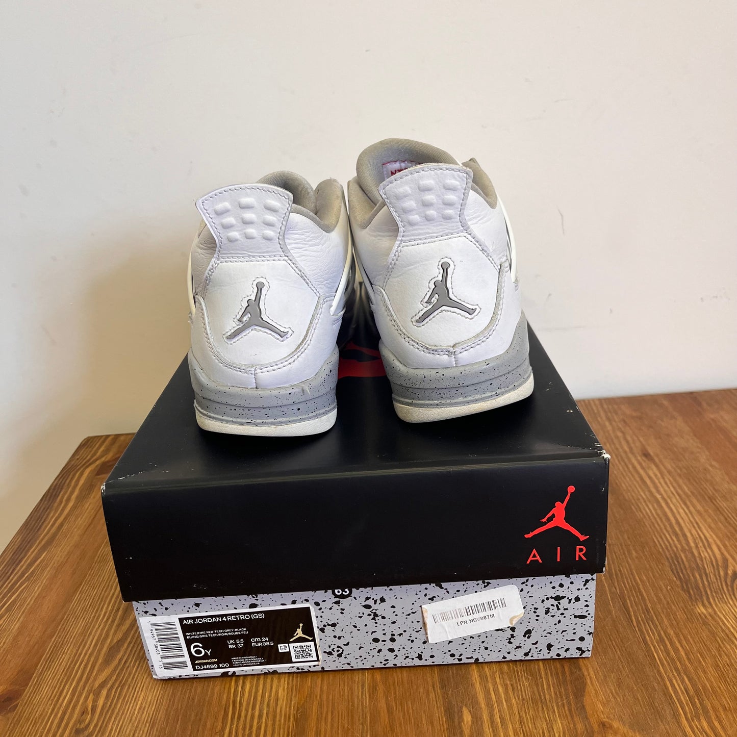 AIR JORDAN 4 WHITE OREO (GS) UK5.5 (USED)