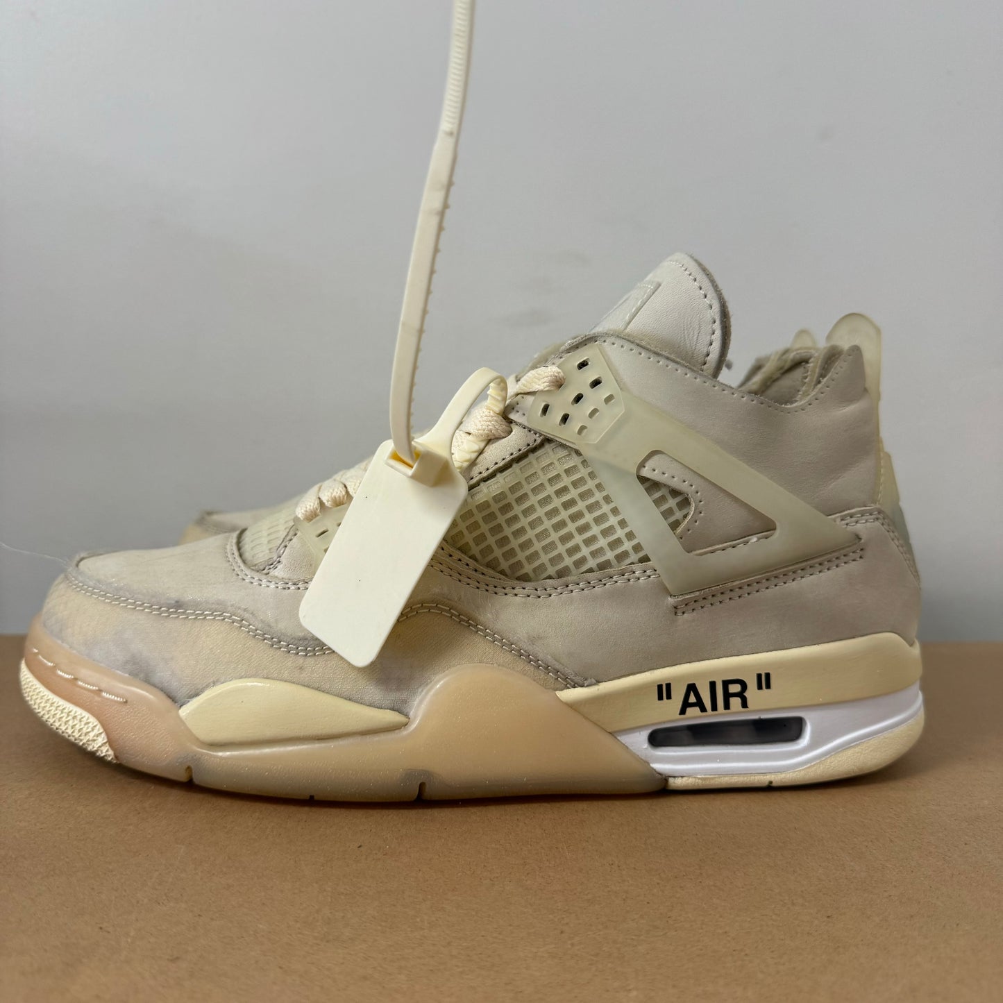 OFF-WHITE X AIR JORDAN 4 SAIL (W) UK7 (USED)