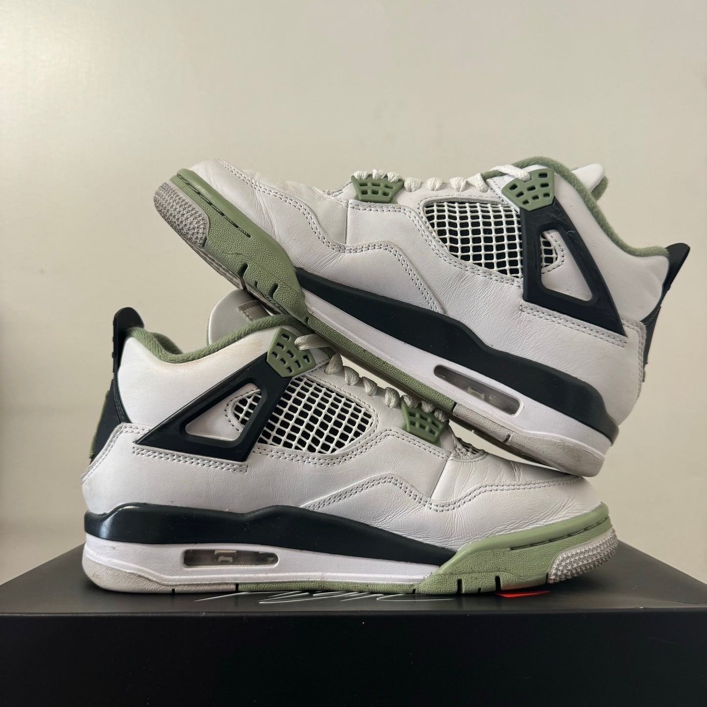 AIR JORDAN 4 SEAFOAM (W) UK4.5 (USED)