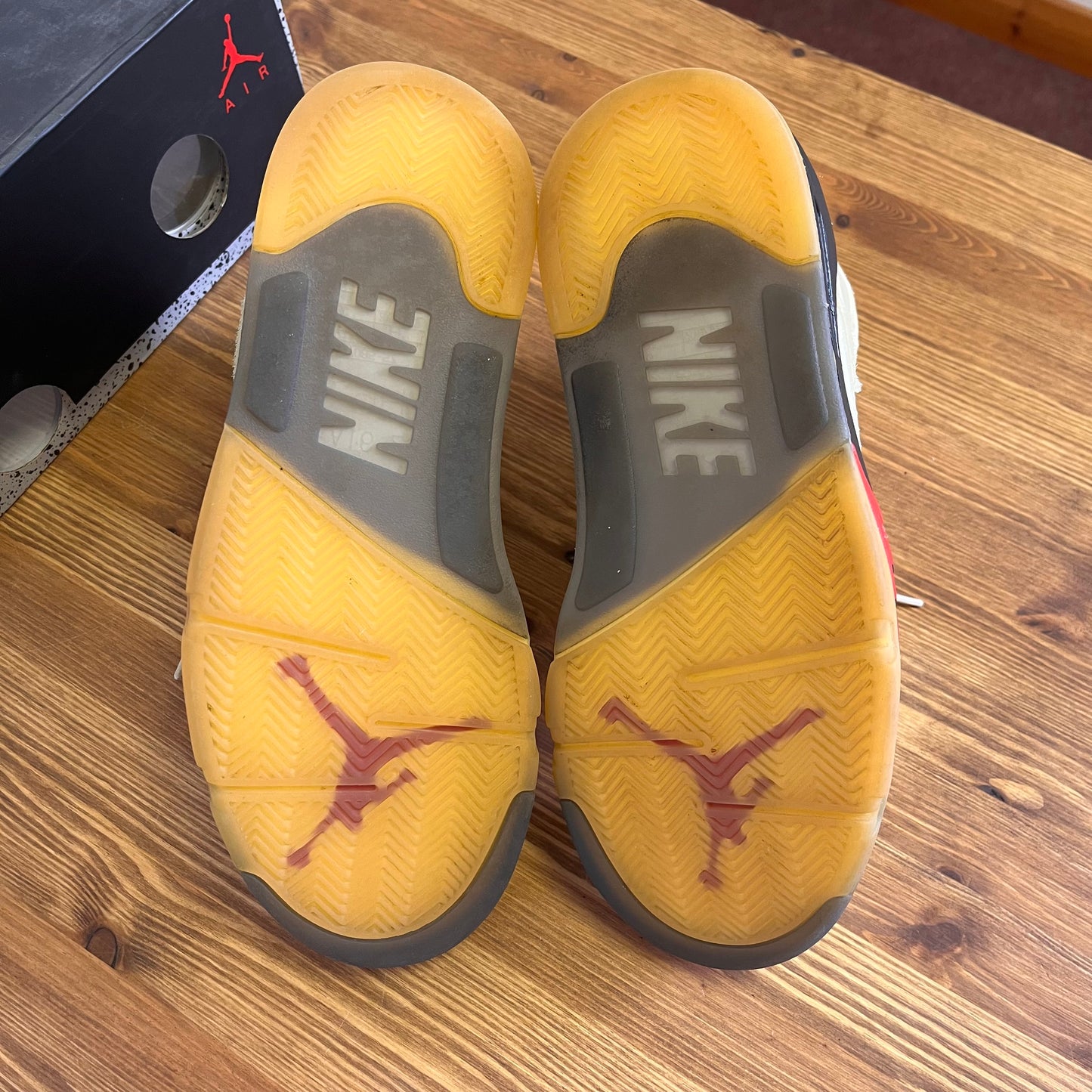 OFF-WHITE X AIR JORDAN 5 SAIL UK8 (USED)