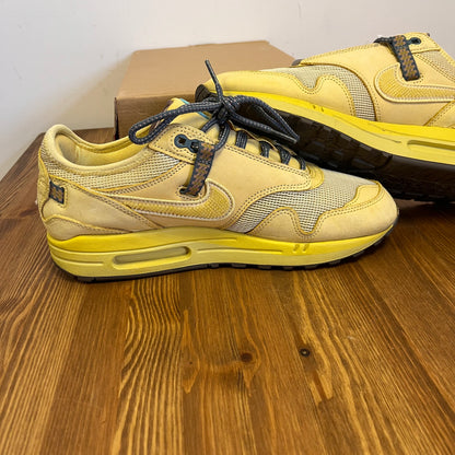 NIKE AIR MAX 1 TRAVIS SCOTT GOLD UK8 (USED)