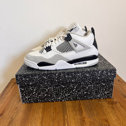 AIR JORDAN 4 MILITARY BLACK UK10.5 (USED)