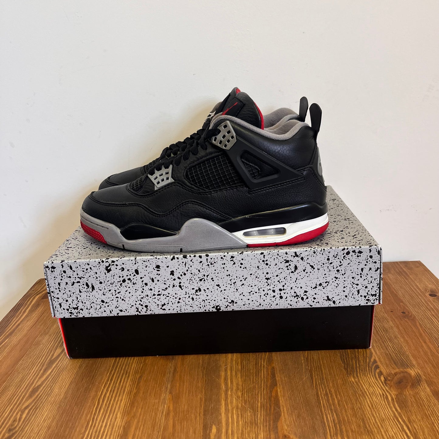 AIR JORDAN 4 BRED REIMAGINED UK8 (USED)