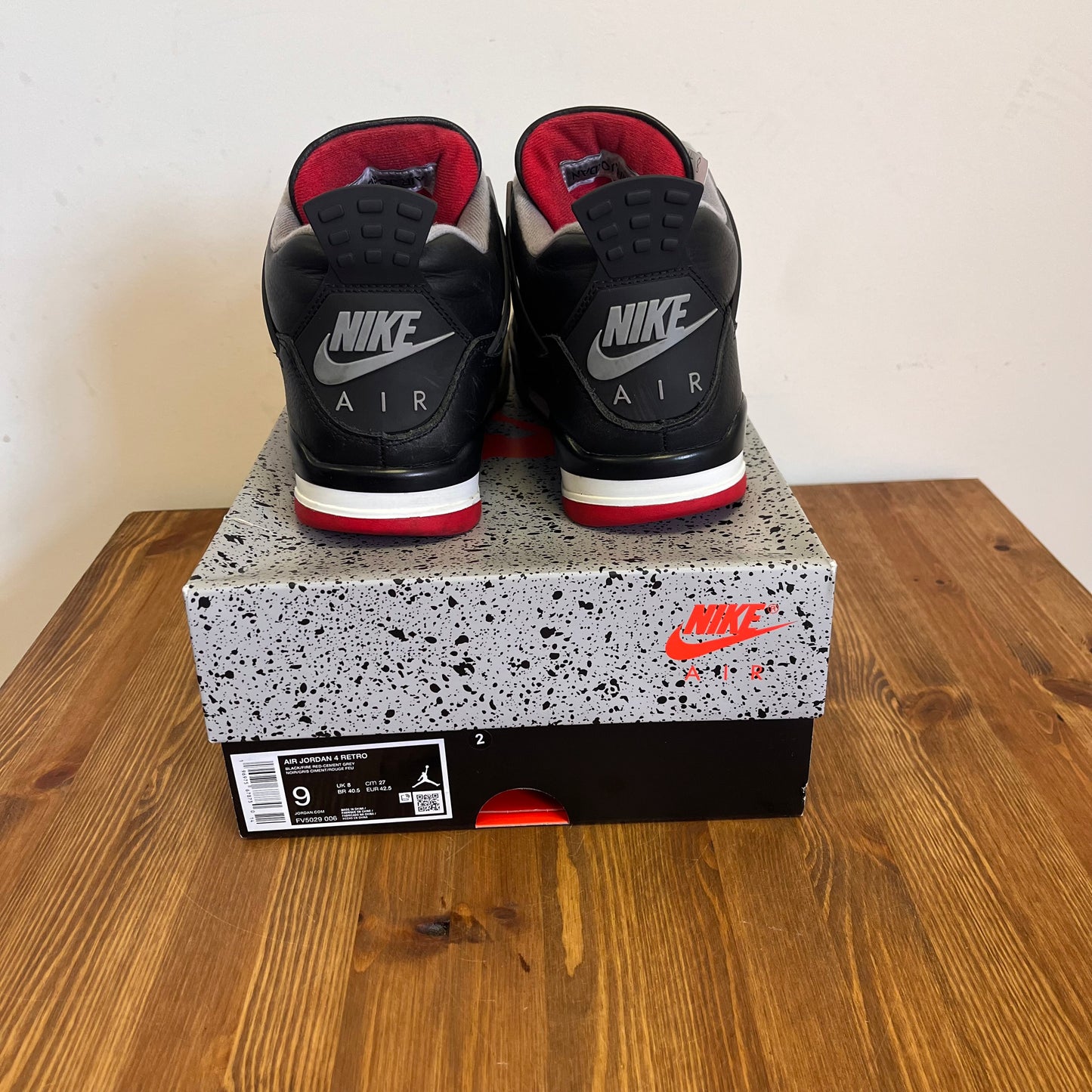 AIR JORDAN 4 BRED REIMAGINED UK8 (USED)