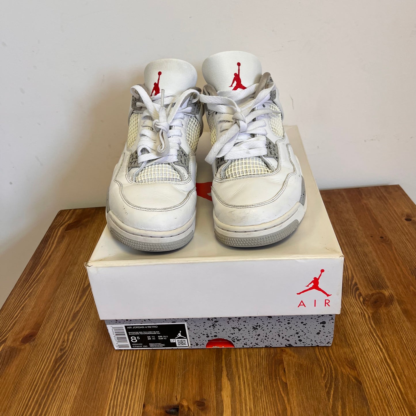 AIR JORDAN 4 WHITE OREO UK7.5 (USED)