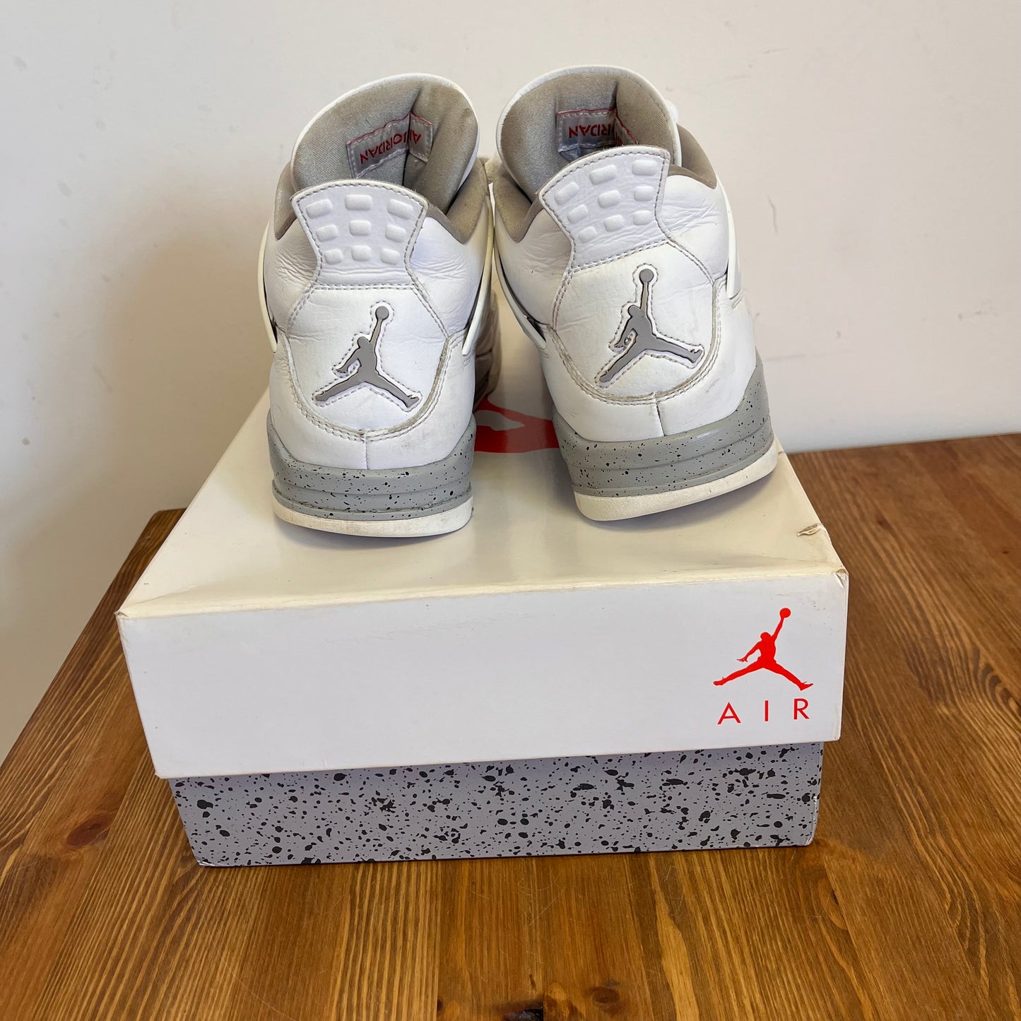 AIR JORDAN 4 WHITE OREO UK7.5 (USED)