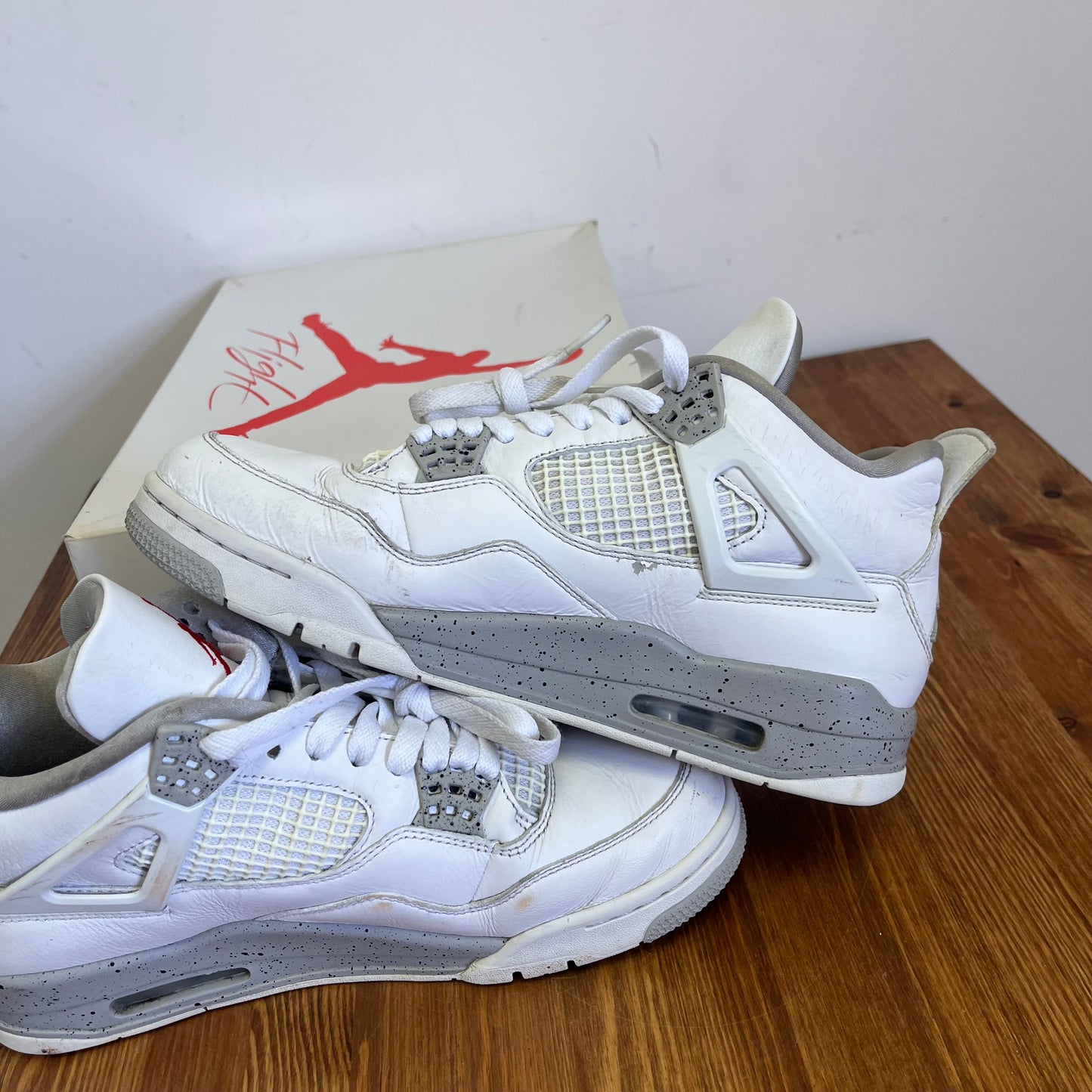 AIR JORDAN 4 WHITE OREO UK7.5 (USED)