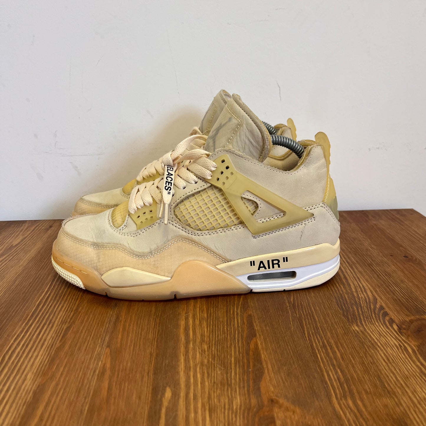 OFF-WHITE X AIR JORDAN 4 SAIL (W) UK6 (USED)