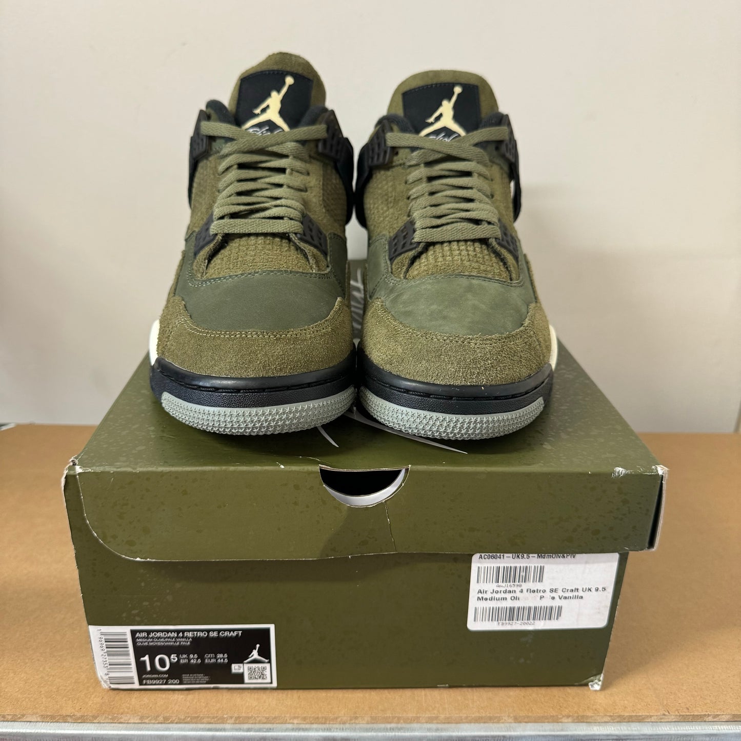 AIR JORDAN 4 OLIVE CRAFT UK9.5 (NEW)